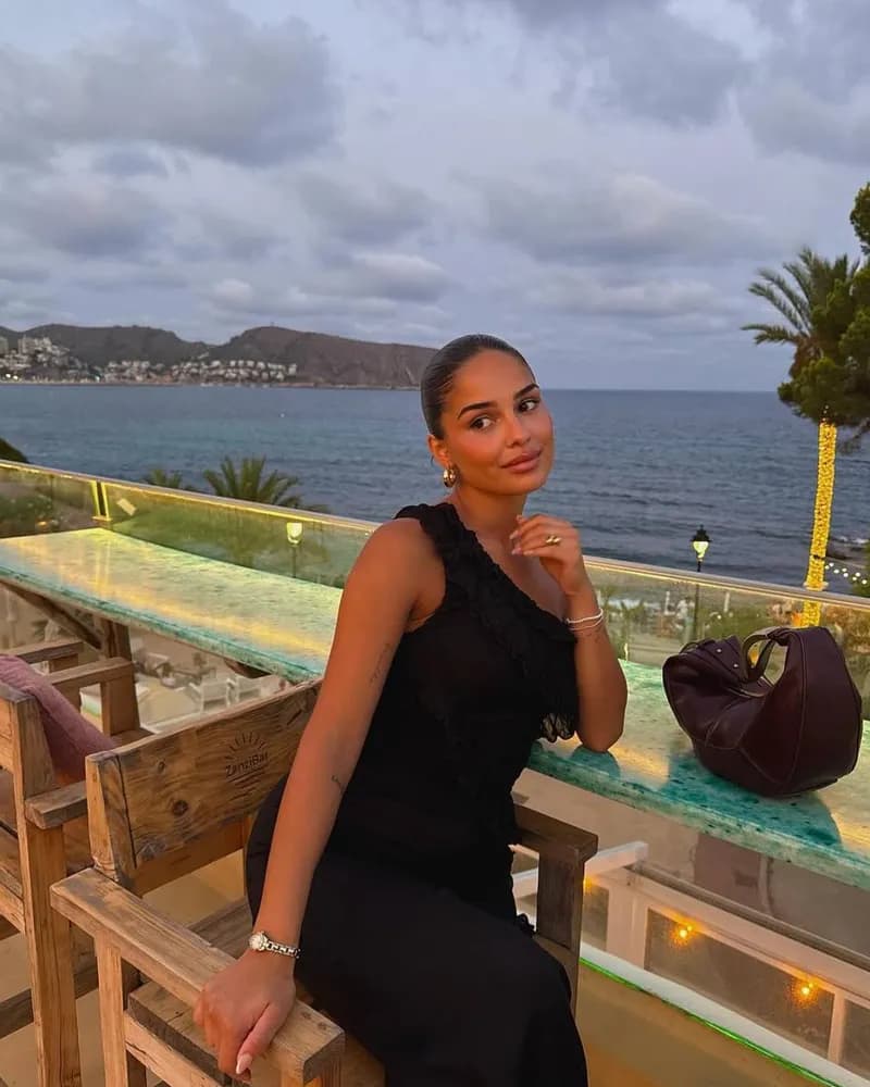 p.php Escort İlanı Ayla - %100 Gerçek Kaporasız Buluşma