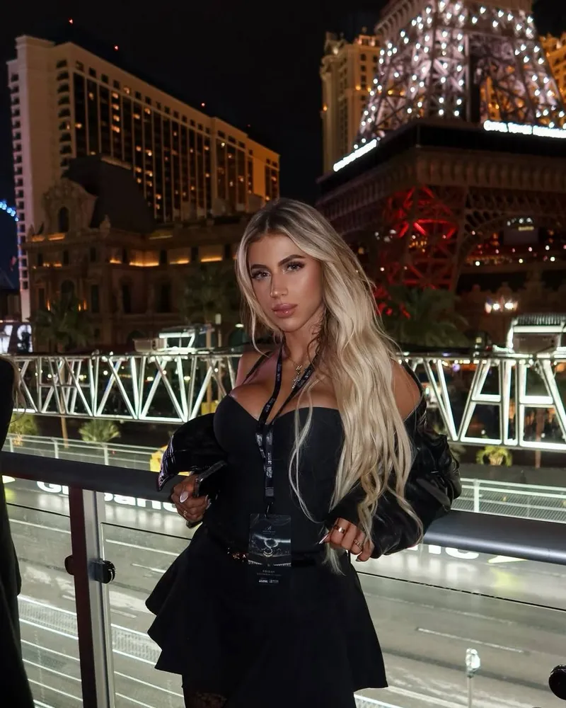 structalphapartners Oyku İstanbul Escort Galeri Görseli 1 - anal