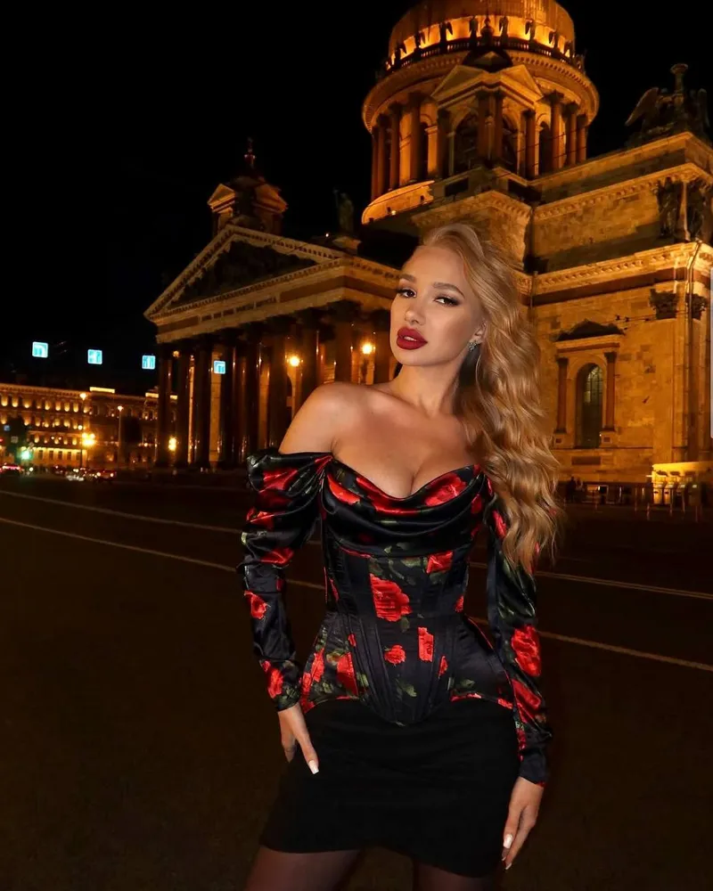 structalphapartners Simge İstanbul Escort Galeri Görseli 4 - anal