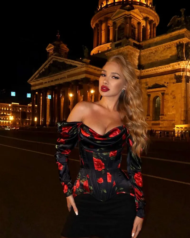 structalphapartners Elena İstanbul Escort Galeri Görseli 4 - otele gelen
